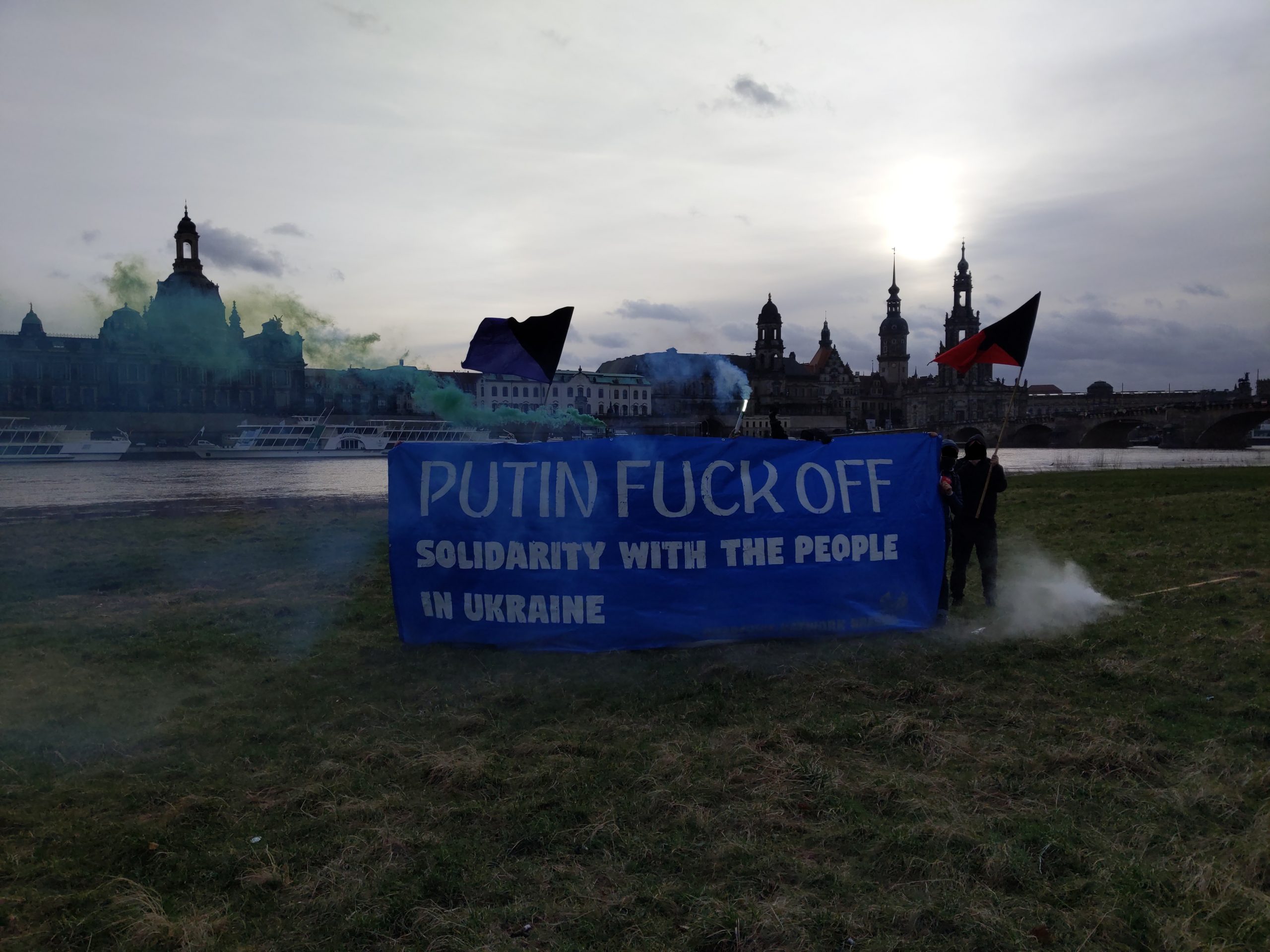 Spontaneous demo for solidarity with people in Ukraine